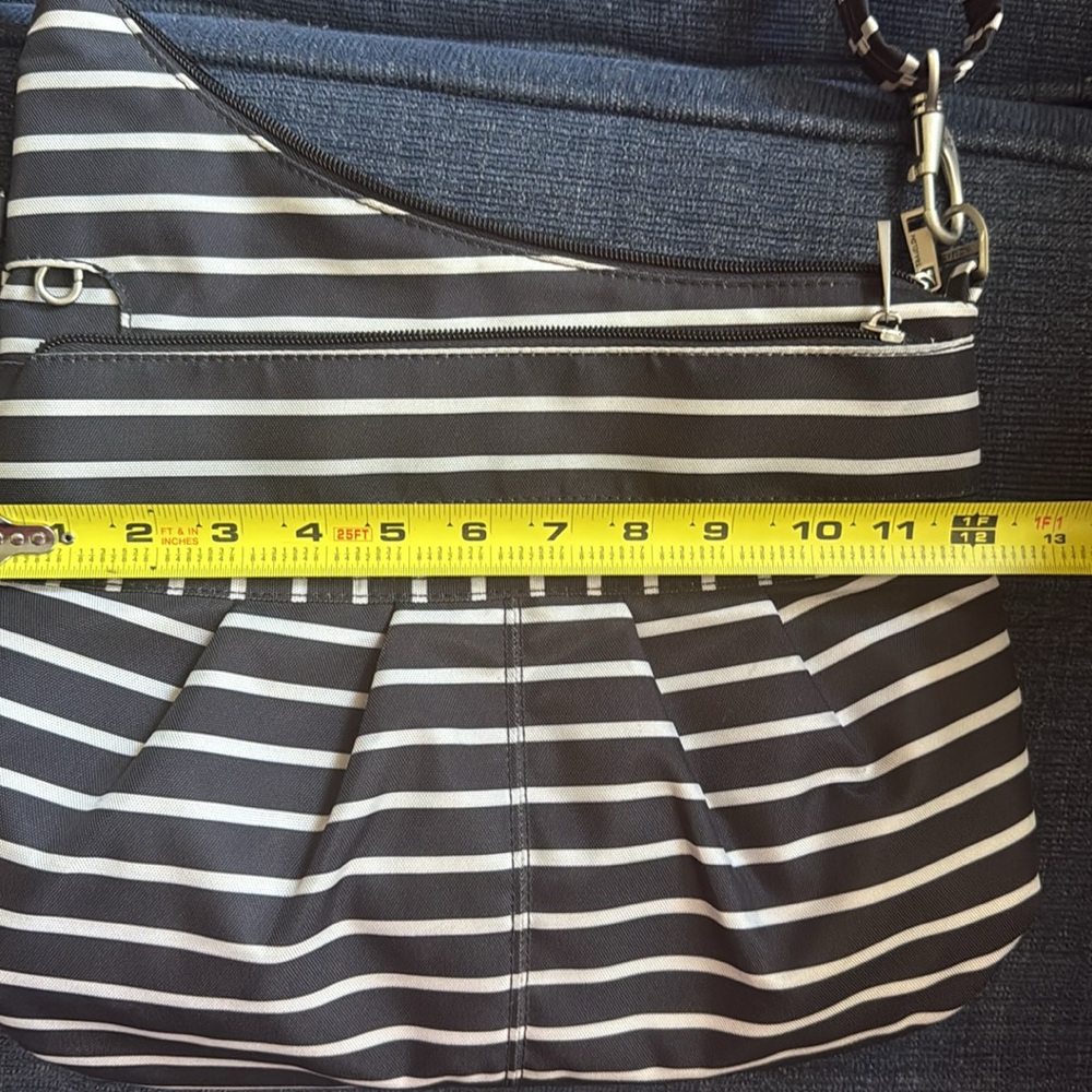 Travelon Anti-theft Crossbody Bag - Picture 5 of 6
